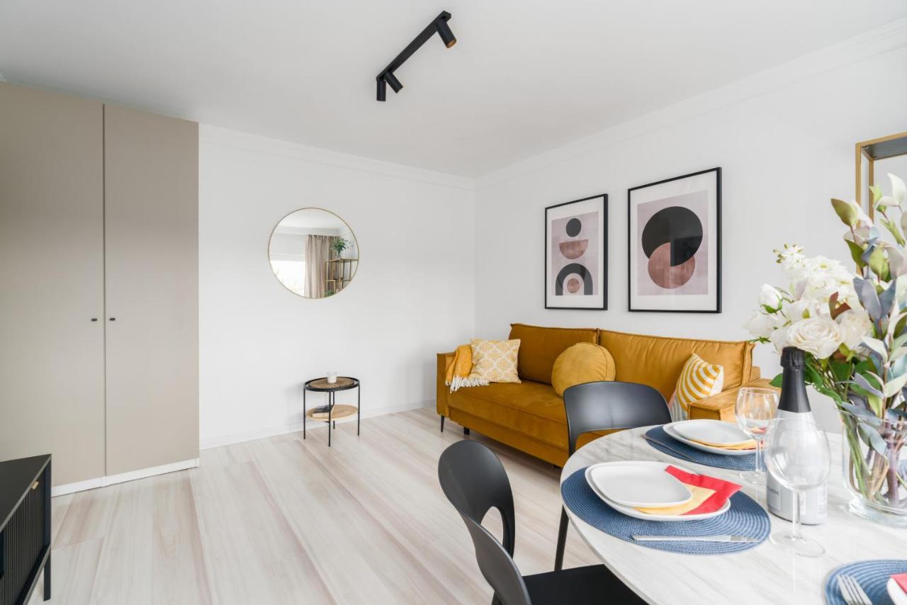 Grunwald Jesienna Comfort By Renters Apartment *